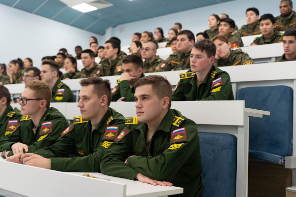 Военный комиссариат города Жигулевск и Ставропольского района осуществляет набор юношей и девушек 11 классов, средне-профессиональных учреждений для поступления по очной форме обучения в ВУЗы Министерства обороны Российской Федерации